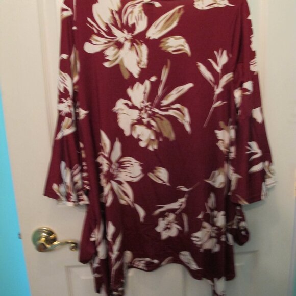White Mark Flowing 3/4 sleeve top with 2 pockets.  burgandy white  Large - Picture 3 of 7